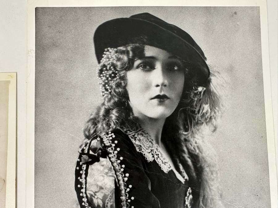 Hand Signed Mary Pickford Vintage Photograph 3.5 X 5 And 8 X 10 Mary Pickford Photograph [Photo 6]