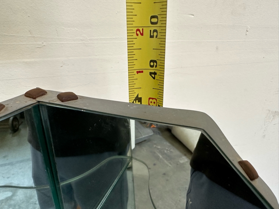 Art Deco Mirrored Corner Etagere Display Shelving [Photo 16]