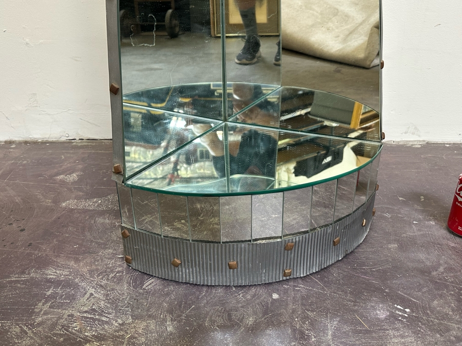 Art Deco Mirrored Corner Etagere Display Shelving [Photo 8]