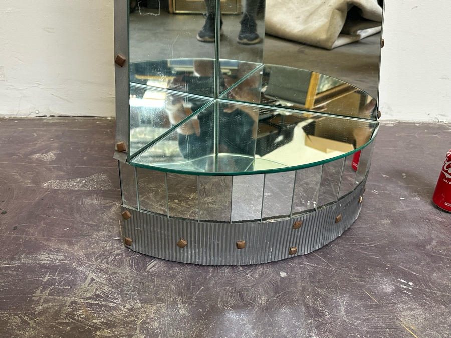 Art Deco Mirrored Corner Etagere Display Shelving [Photo 7]