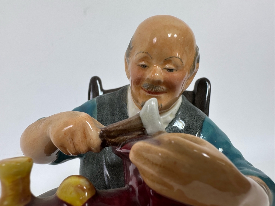 Vintage 1958 Royal Doulton The Toymaker Figurine HN2250 6.5H [Photo 10]