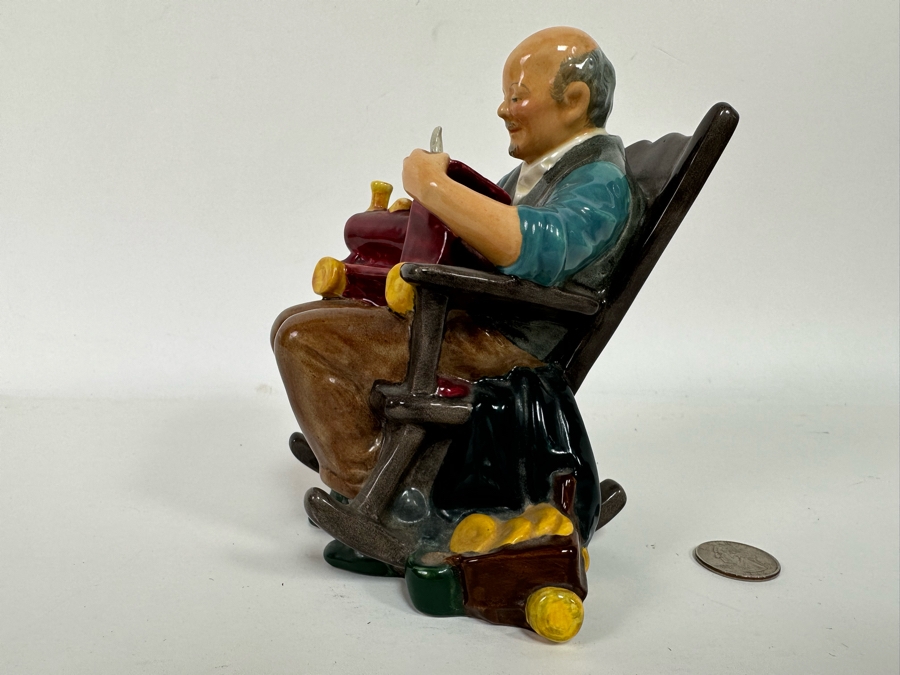 Vintage 1958 Royal Doulton The Toymaker Figurine HN2250 6.5H [Photo 7]