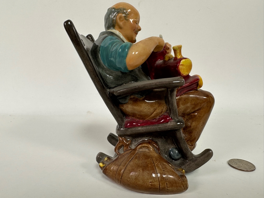 Vintage 1958 Royal Doulton The Toymaker Figurine HN2250 6.5H [Photo 5]
