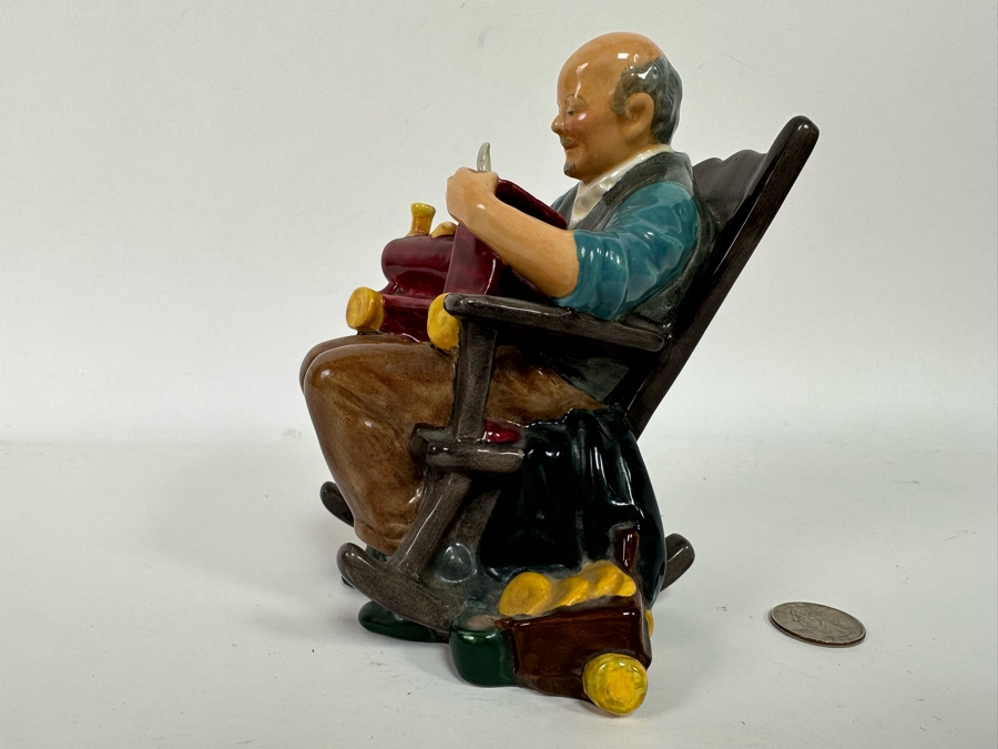 Vintage 1958 Royal Doulton The Toymaker Figurine HN2250 6.5H [Photo 8]