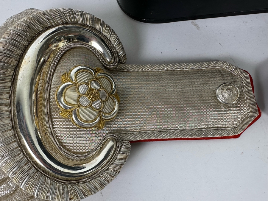 Victorian Era British Officers Dress Epaulettes With Metal Case [Photo 11]