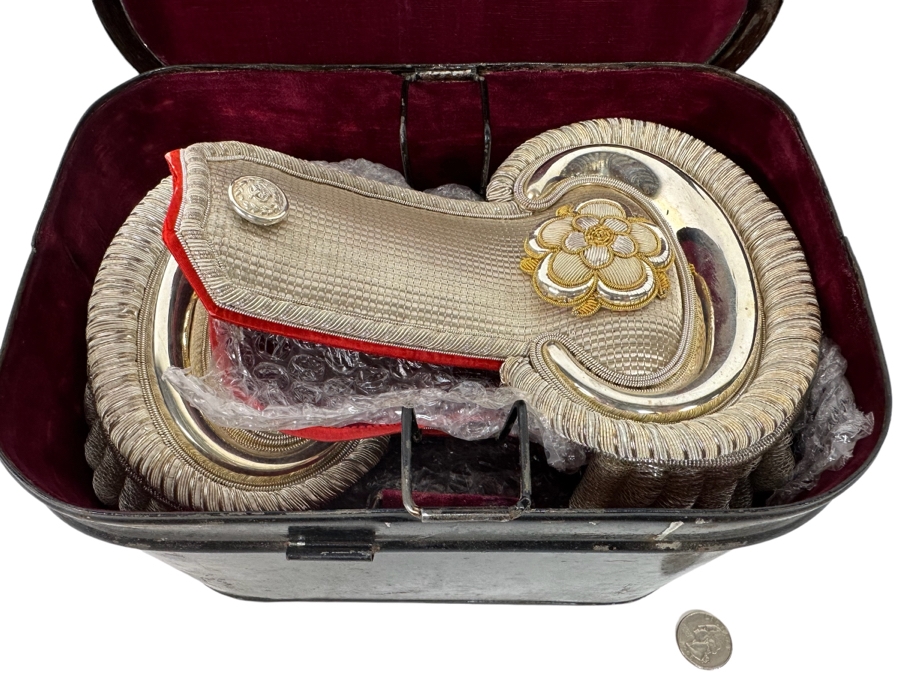Victorian Era British Officers Dress Epaulettes With Metal Case [Photo 2]