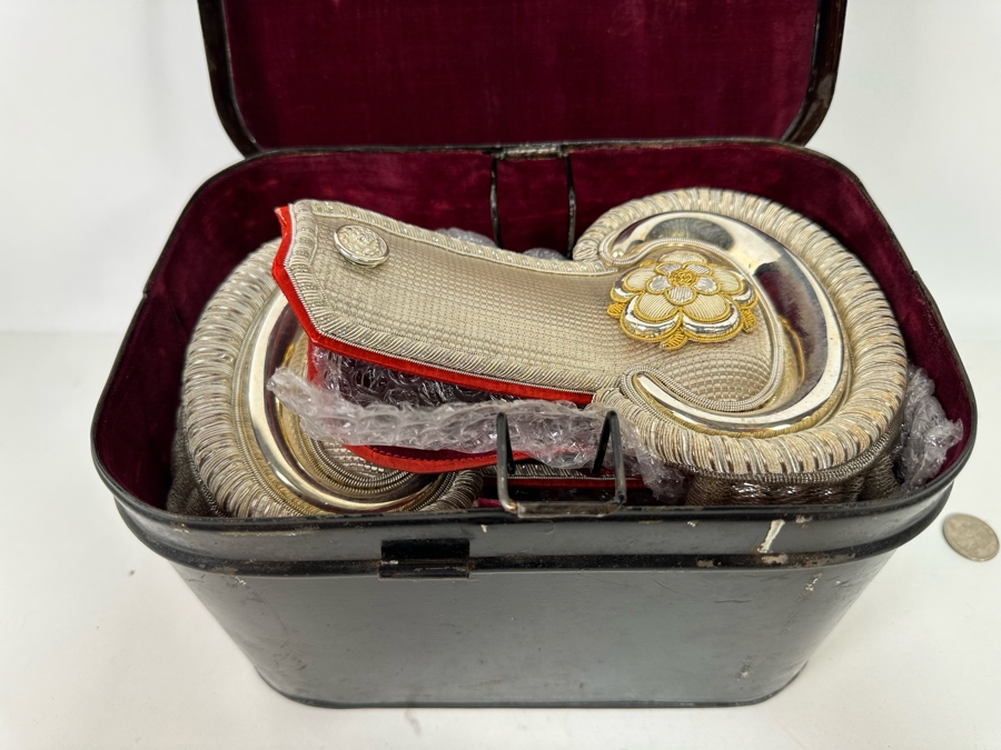 Victorian Era British Officers Dress Epaulettes With Metal Case [Photo 4]
