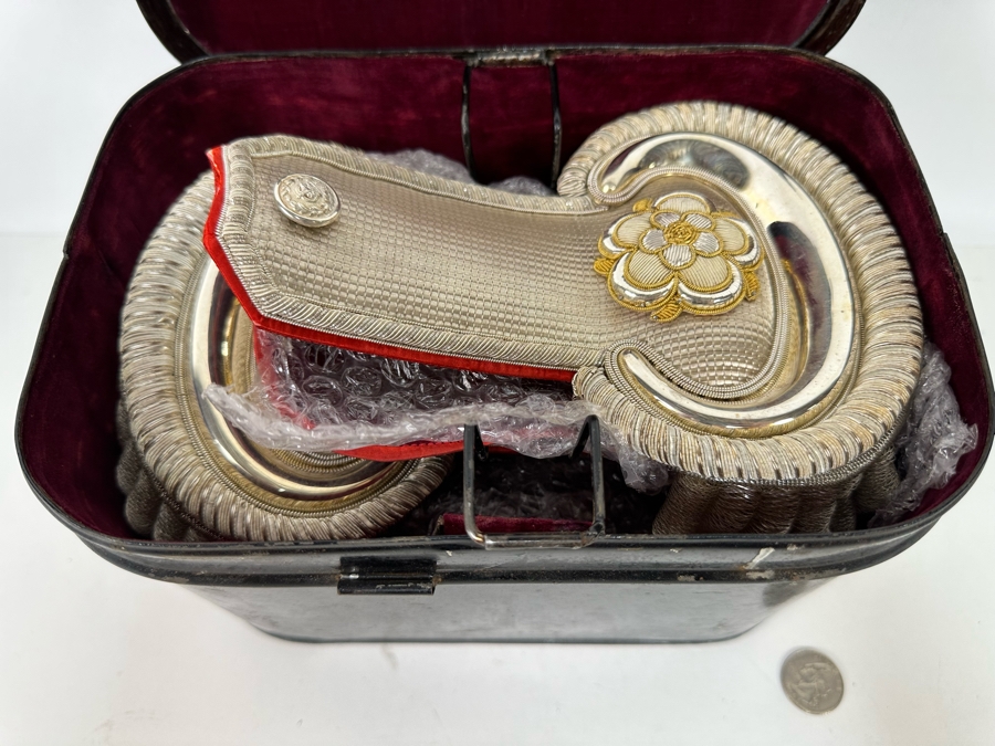 Victorian Era British Officers Dress Epaulettes With Metal Case [Photo 5]