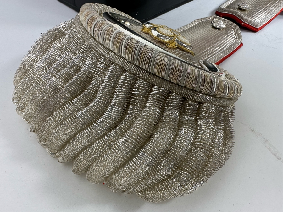 Victorian Era British Officers Dress Epaulettes With Metal Case [Photo 10]