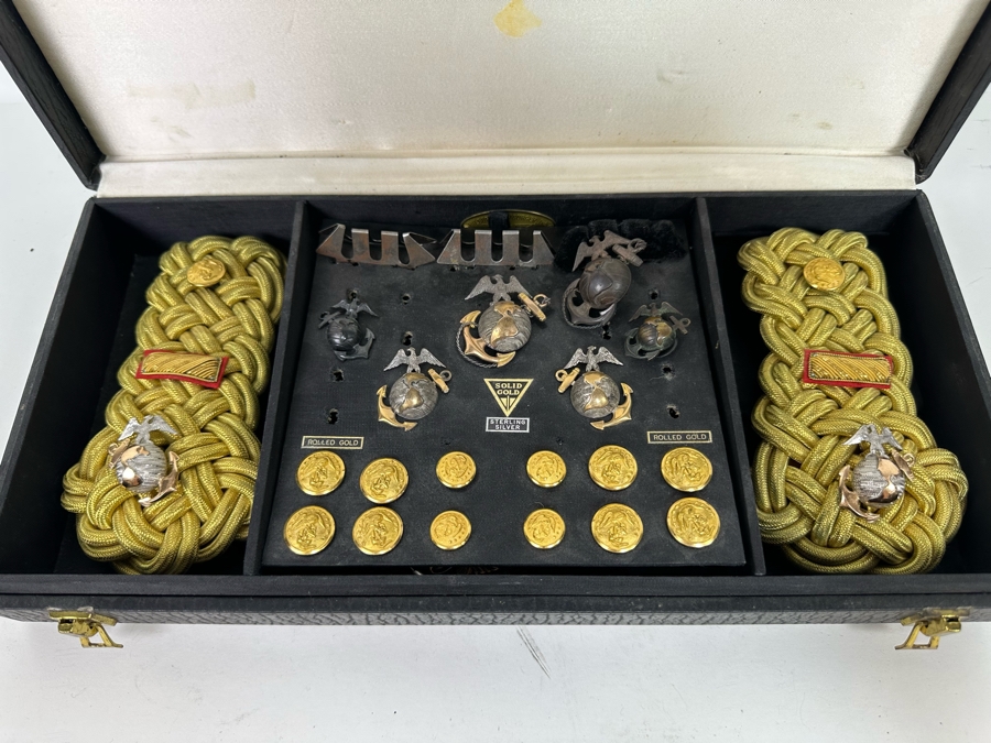Vintage United States Marine Corps USMC Collar Insignia Pins, Buttons And Epaulettes (The Two Pins On The Epaulettes Are Sterling Silver / The 3 Pins In Middle Are Sterling Silver & 10K Gold) Hilborn - Hamburger Set - See Photos [Photo 15]