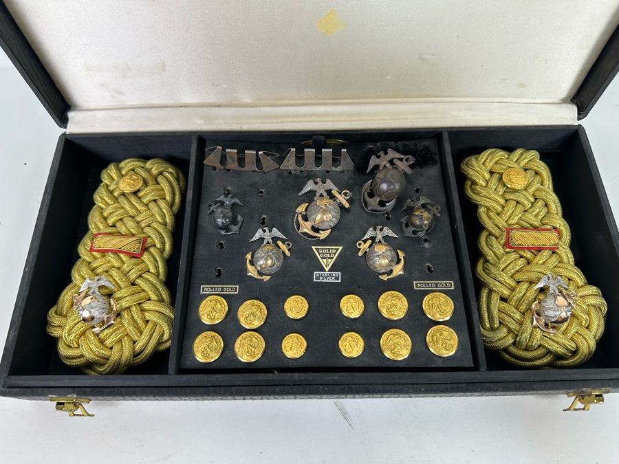 Vintage United States Marine Corps USMC Collar Insignia Pins, Buttons And Epaulettes (The Two Pins On The Epaulettes Are Sterling Silver / The 3 Pins In Middle Are Sterling Silver & 10K Gold) Hilborn - Hamburger Set - See Photos [Photo 3]