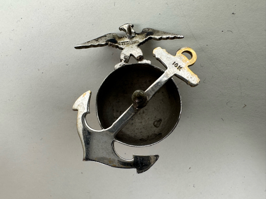 Vintage United States Marine Corps USMC Collar Insignia Pins, Buttons And Epaulettes (The Two Pins On The Epaulettes Are Sterling Silver / The 3 Pins In Middle Are Sterling Silver & 10K Gold) Hilborn - Hamburger Set - See Photos [Photo 16]