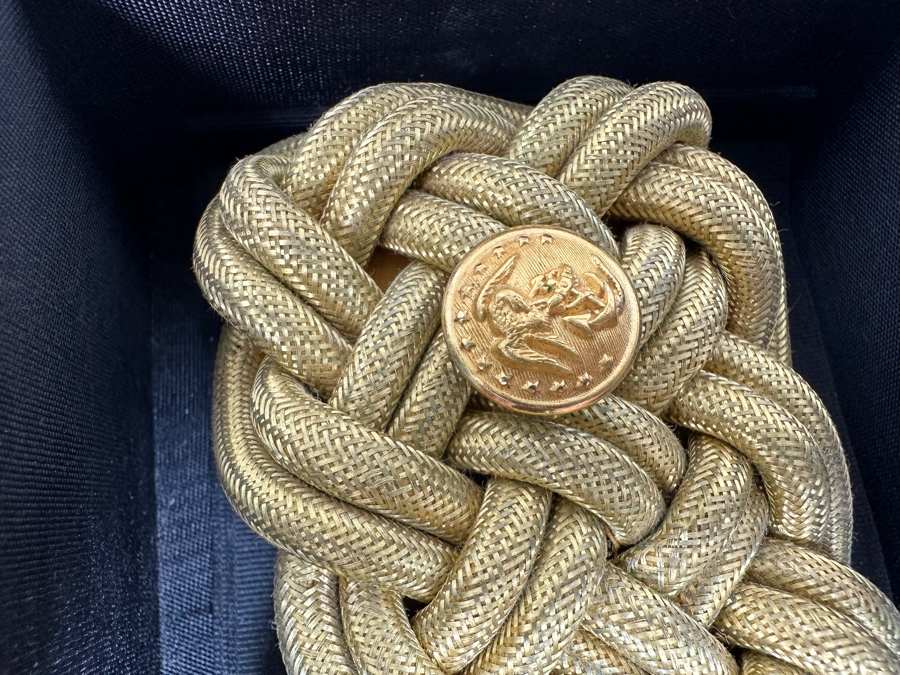 Vintage United States Marine Corps USMC Collar Insignia Pins, Buttons And Epaulettes (The Two Pins On The Epaulettes Are Sterling Silver / The 3 Pins In Middle Are Sterling Silver & 10K Gold) Hilborn - Hamburger Set - See Photos [Photo 8]