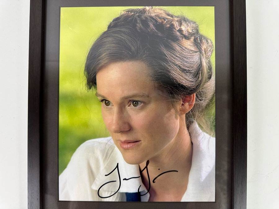 Autographed Laura Linney 8 X 10 Photograph Framed 10.5 X 13 [Photo 3]