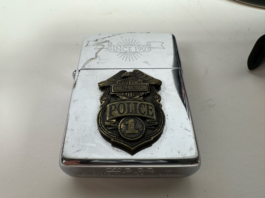 Vintage Harley-Davidson Motorcycles Polic Zippo Lighter, Wooden Smoking Pipe And Harley-Davidson Coffee Mug [Photo 4]