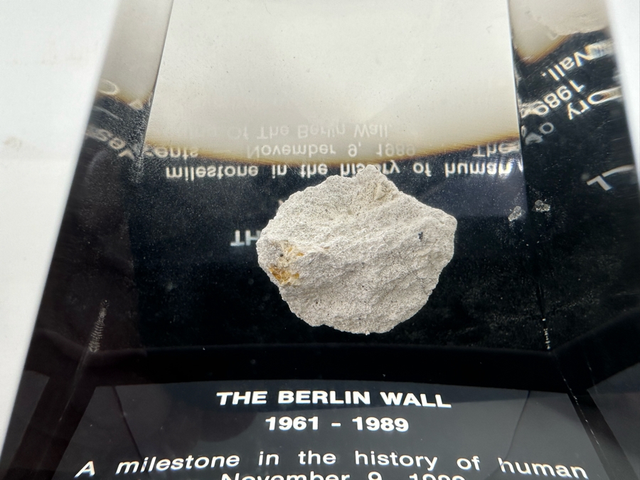 Actual Piece Of The Berlin Wall (1961-1989) Encased In Acrylic Pyramid 5H [Photo 6]