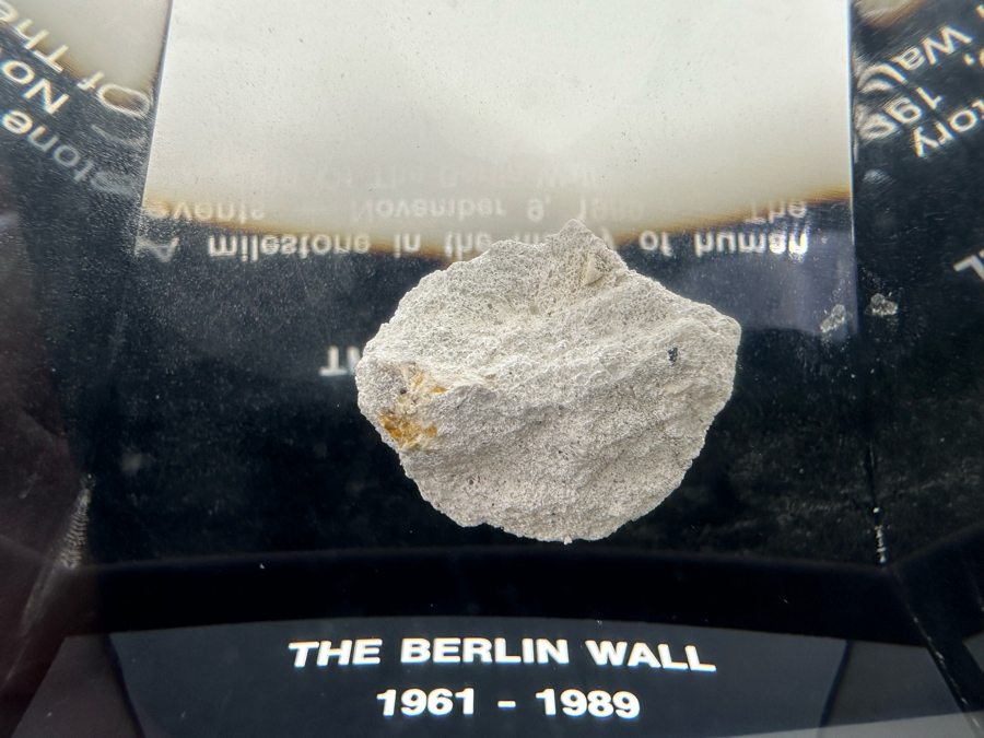 Actual Piece Of The Berlin Wall (1961-1989) Encased In Acrylic Pyramid 5H [Photo 7]