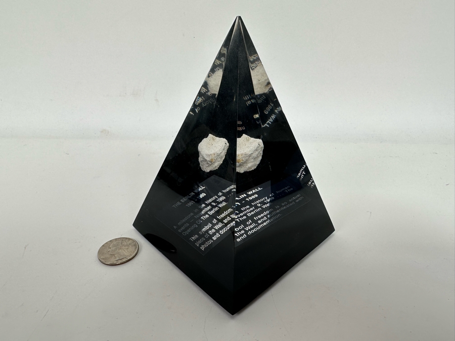 Actual Piece Of The Berlin Wall (1961-1989) Encased In Acrylic Pyramid 5H [Photo 4]