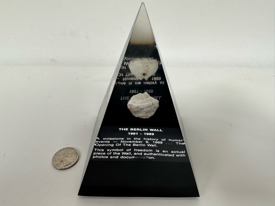 Actual Piece Of The Berlin Wall (1961-1989) Encased In Acrylic Pyramid 5H [Photo 2]