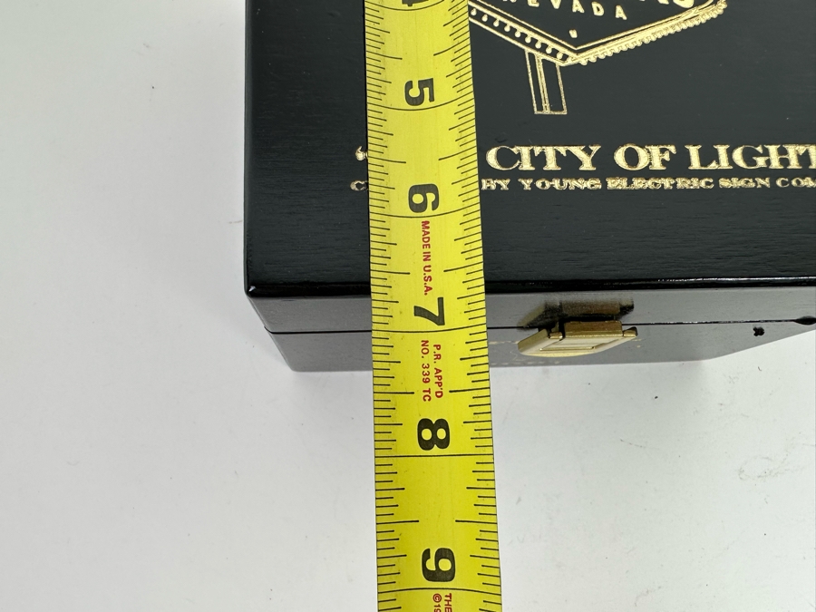 Light Bulb That Illuminated The Historic World Famous Sign 'Welcome To Fabulous Las Vegas Nevada' On Wednesday, July 4, 2012 Limited Edition 10 of 89 With Cert And Presentation Box [Photo 12]