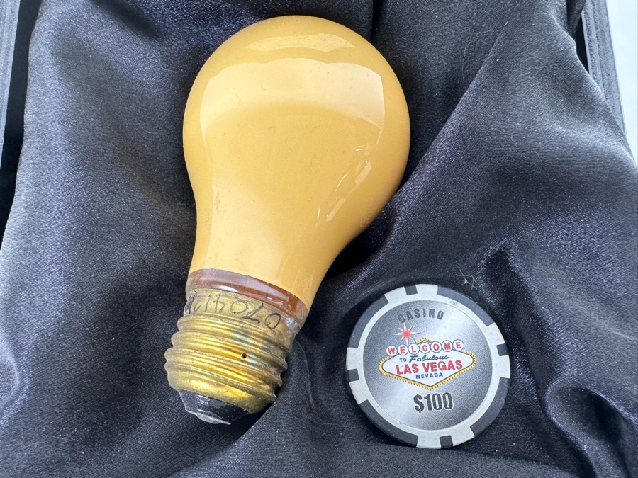 Light Bulb That Illuminated The Historic World Famous Sign 'Welcome To Fabulous Las Vegas Nevada' On Wednesday, July 4, 2012 Limited Edition 10 of 89 With Cert And Presentation Box [Photo 8]