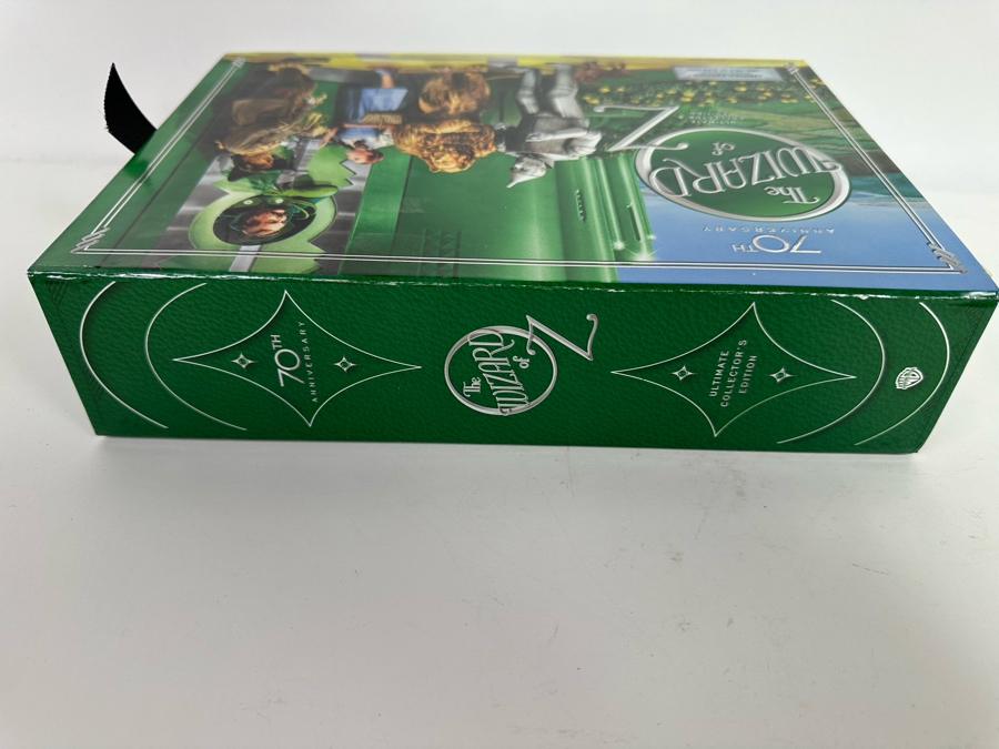 Limited Edition The 70th Anniversary Of The Wizard Of Oz Ultimate Collector's Edition With Book And Watch [Photo 17]