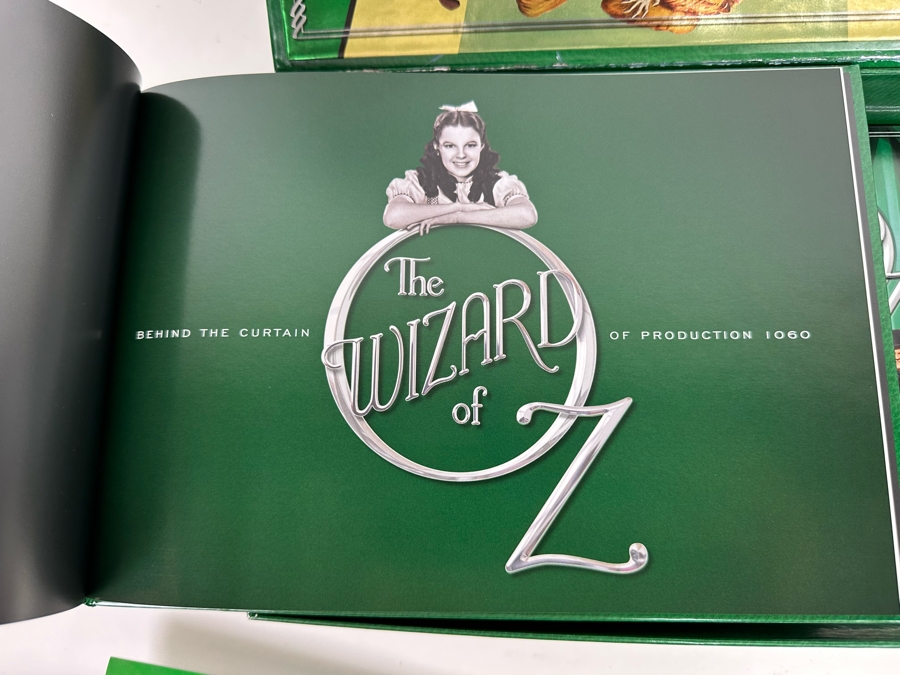Limited Edition The 70th Anniversary Of The Wizard Of Oz Ultimate Collector's Edition With Book And Watch [Photo 12]
