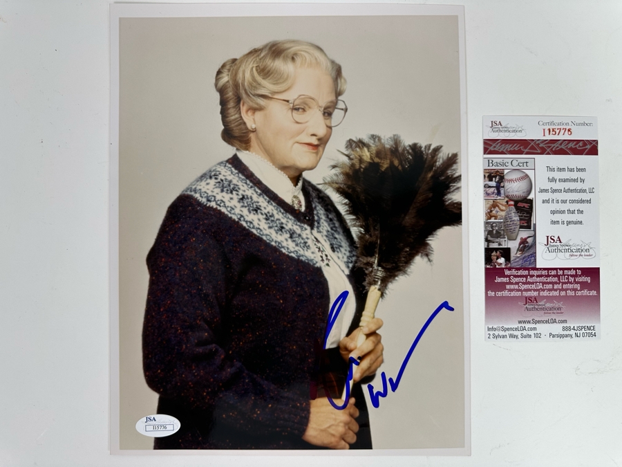 Robin Williams Autographed 8 X 10 Mrs Doubtfire Movie Photograph Certified By JSA [Photo 3]