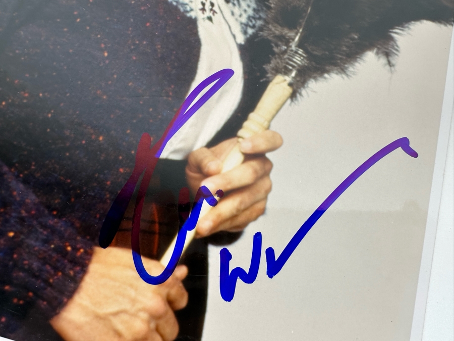 Robin Williams Autographed 8 X 10 Mrs Doubtfire Movie Photograph Certified By JSA [Photo 4]