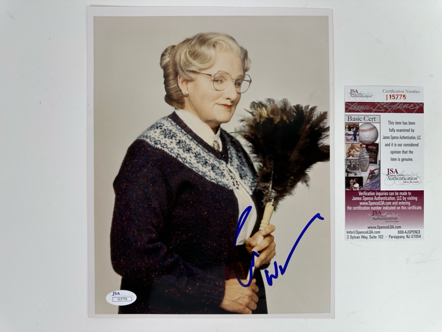 Robin Williams Autographed 8 X 10 Mrs Doubtfire Movie Photograph Certified By JSA [Photo 2]