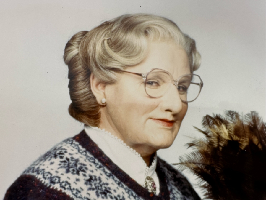 Robin Williams Autographed 8 X 10 Mrs Doubtfire Movie Photograph Certified By JSA [Photo 6]