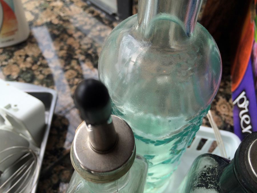 Kitchen Bottle Lot [Photo 5]