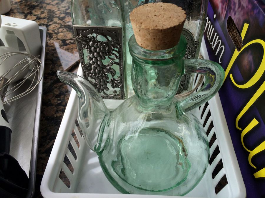 Kitchen Bottle Lot [Photo 2]
