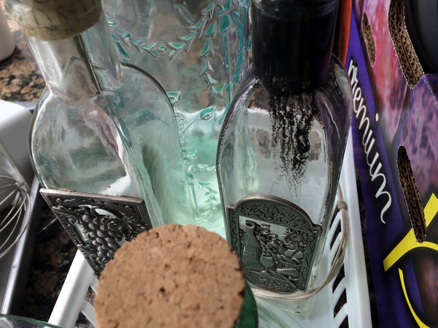 Kitchen Bottle Lot [Photo 4]