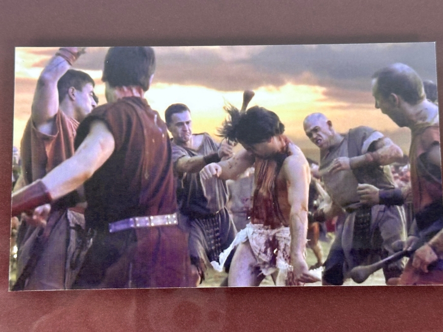 Screen Used Movie Prop Foam Club Used In Filming Spartacus: War Of The Damned With Cert Shadowbox Framed 19.5W X 24.5H X 3D [Photo 5]