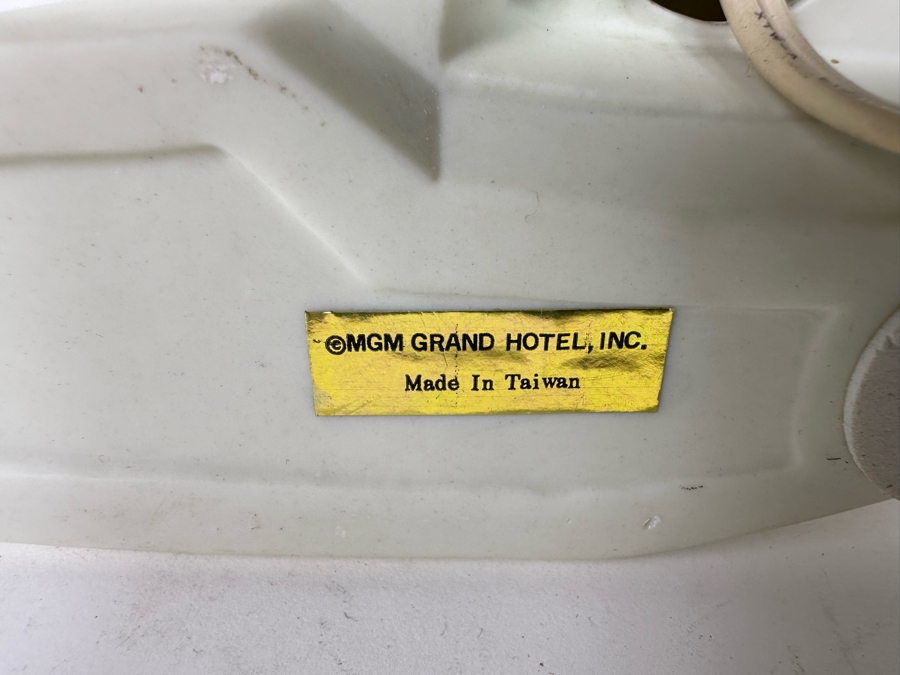 MGM Grand Hotel Lion Light 5H [Photo 7]