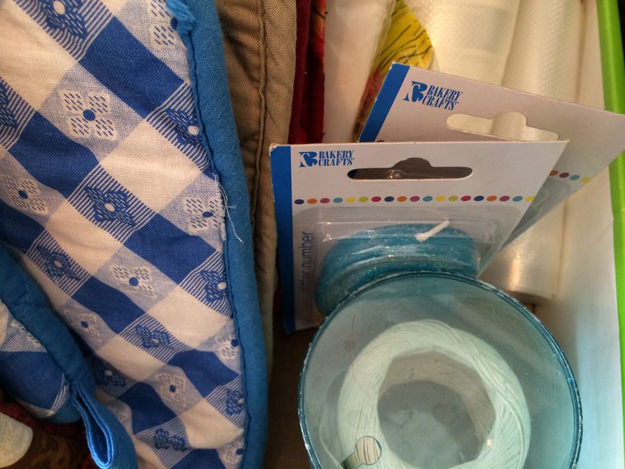 Kitchen Lot Potholders & Oven Mitts [Photo 7]