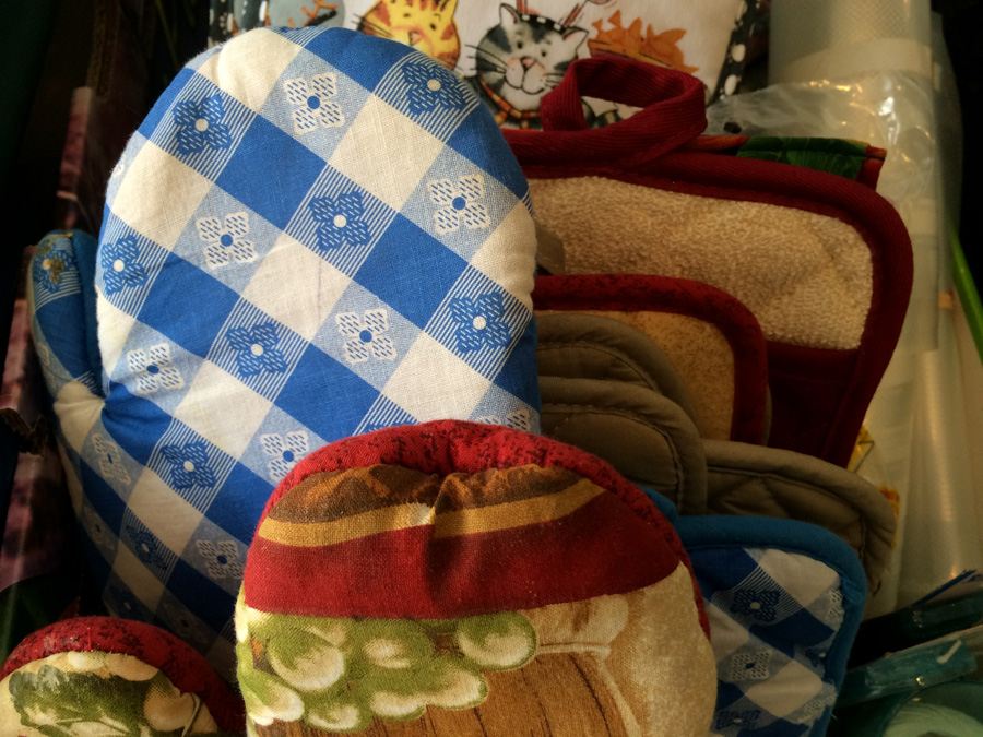 Kitchen Lot Potholders & Oven Mitts [Photo 3]