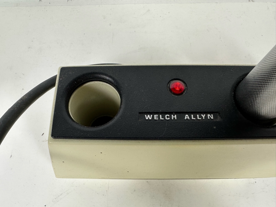 Welch Allyn Otoscope And Charging Station [Photo 10]