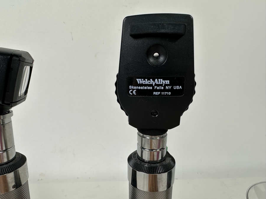 Welch Allyn Otoscope And Charging Station [Photo 5]
