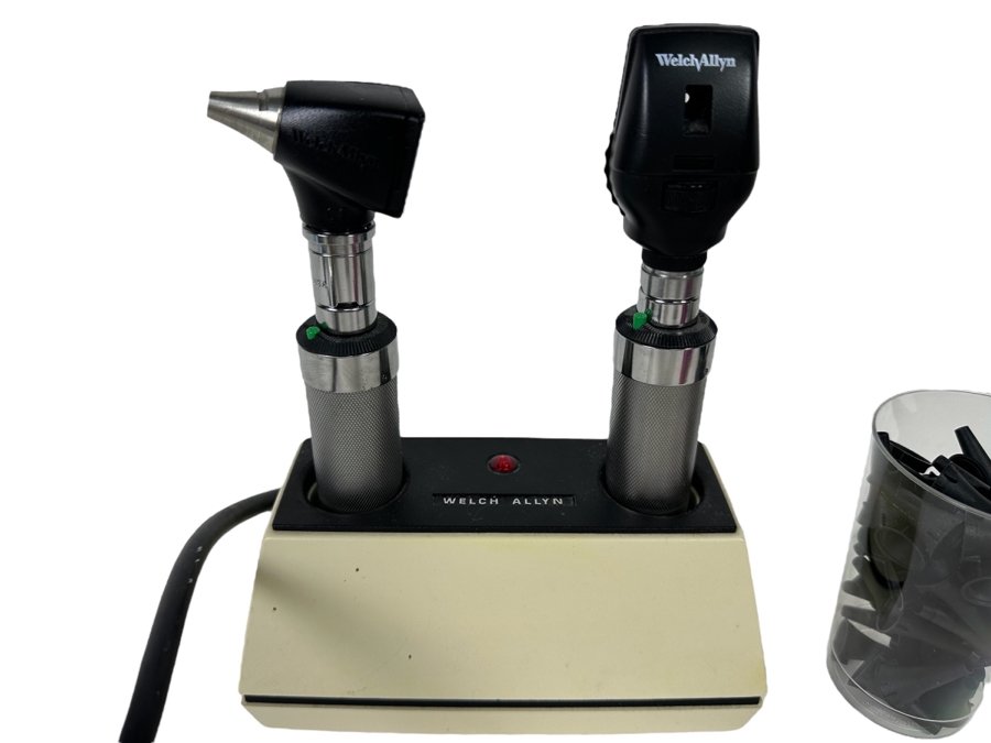Welch Allyn Otoscope And Charging Station