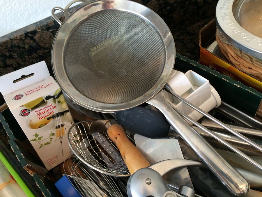 Kitchen Utensil Lot [Photo 8]