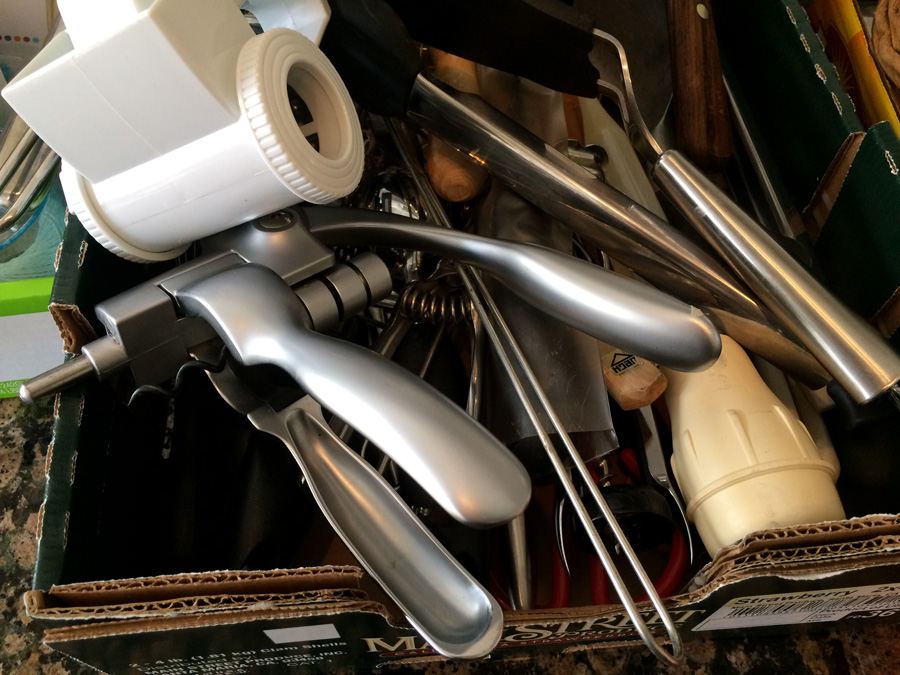 Kitchen Utensil Lot [Photo 16]