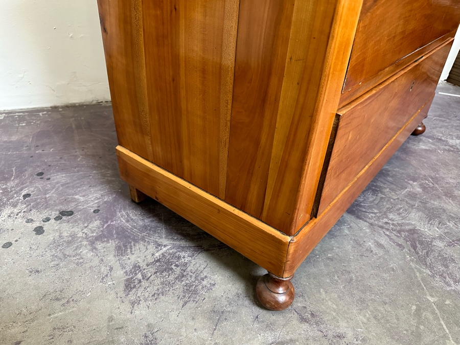 Antique Wooden 4-Drawer Chest Of Drawers Dresser With Lockable Drawers / Skeleton Keys Missing Marble Top 46W X 20D X 38H [Photo 22]