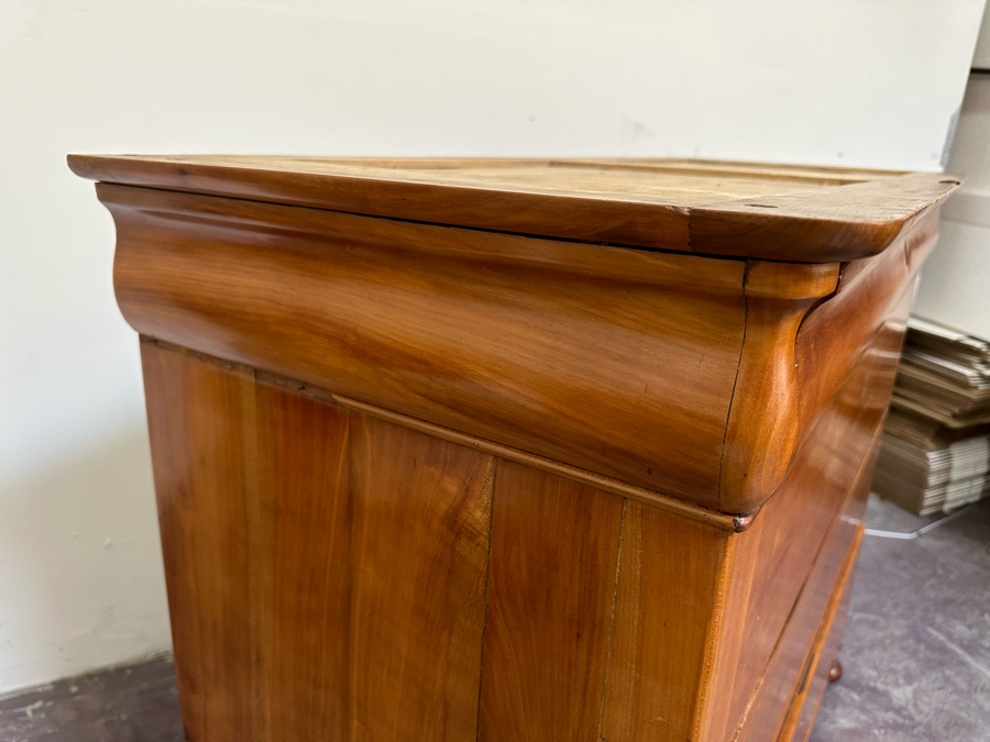 Antique Wooden 4-Drawer Chest Of Drawers Dresser With Lockable Drawers / Skeleton Keys Missing Marble Top 46W X 20D X 38H [Photo 21]