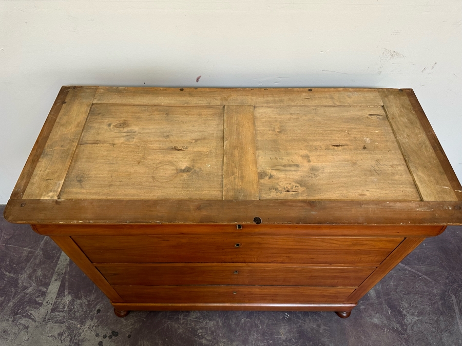 Antique Wooden 4-Drawer Chest Of Drawers Dresser With Lockable Drawers / Skeleton Keys Missing Marble Top 46W X 20D X 38H [Photo 18]