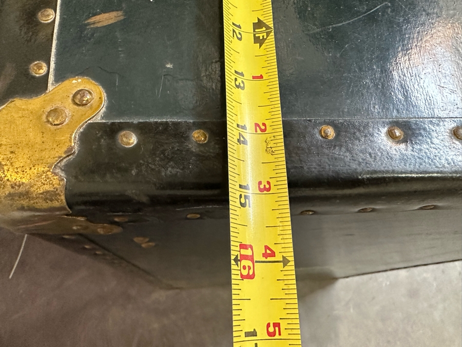 Vintage Christie Baggage Steamer Trunk Luggage 36W X 15D X 22H [Photo 19]