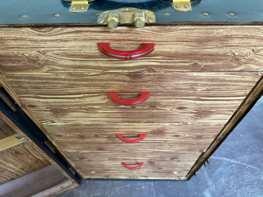 Vintage Christie Baggage Steamer Trunk Luggage 36W X 15D X 22H [Photo 15]