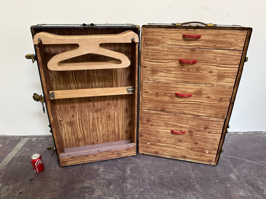 Vintage Christie Baggage Steamer Trunk Luggage 36W X 15D X 22H [Photo 14]