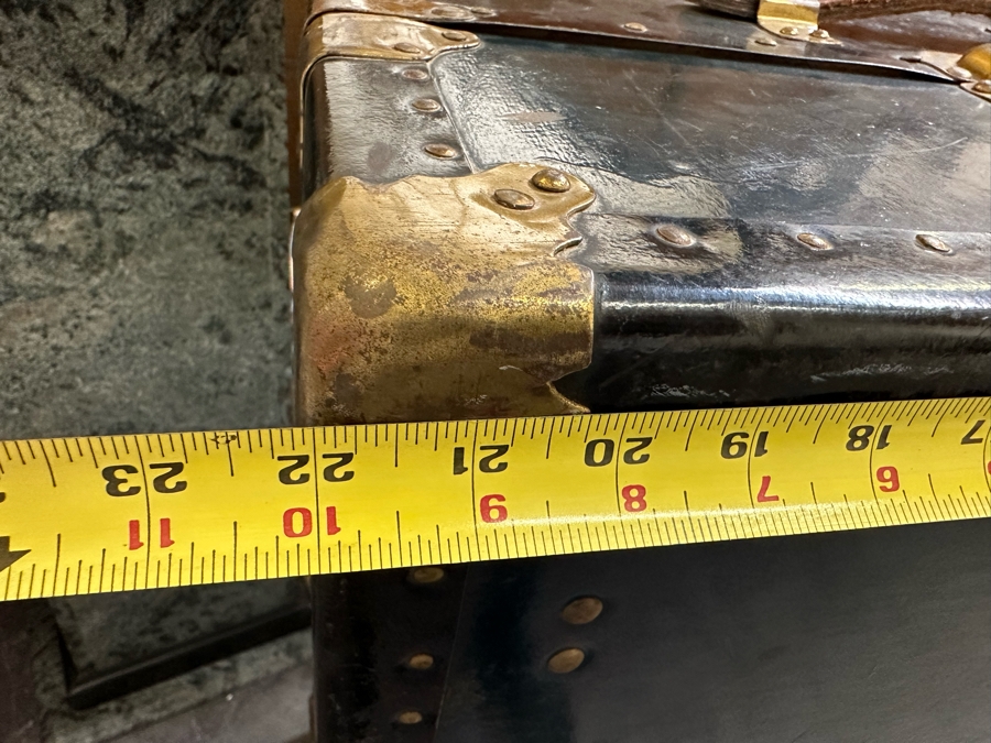 Vintage Christie Baggage Steamer Trunk Luggage 36W X 15D X 22H [Photo 18]